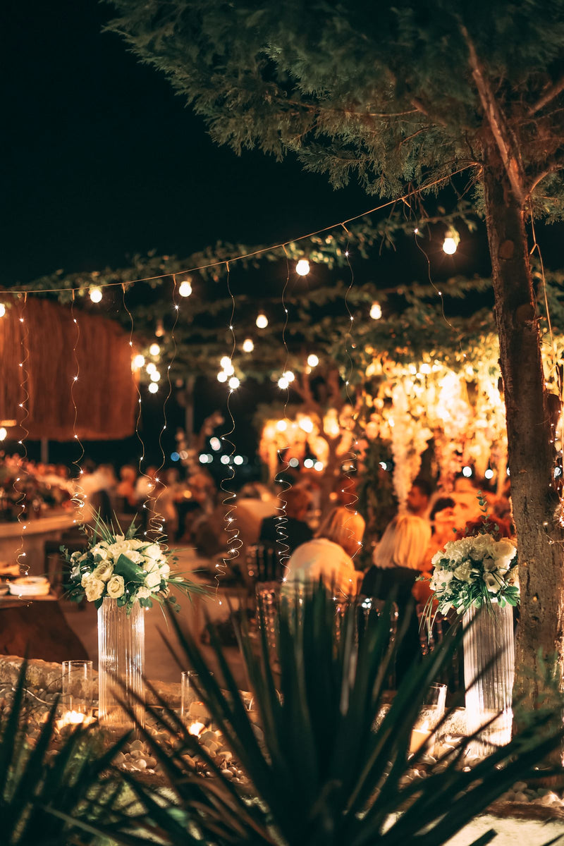 Abendliches Sommerfest mit Eiswagen und kühlen Drinks